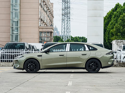 2026�� 535 MAX�����