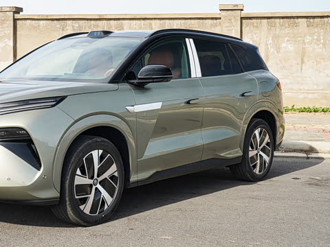 2025�� DM 215KM�����״��콢��