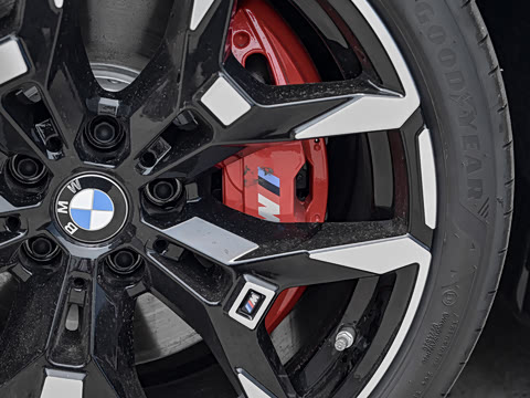 2026�� M240i xDrive