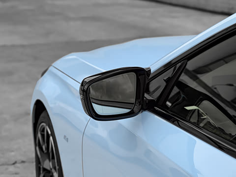 2026�� M240i xDrive