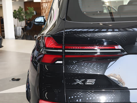 2026�� �Ŀ� xDrive 40Li M�˶���ҹ��װ