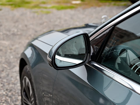 2026�� E 300 L ������