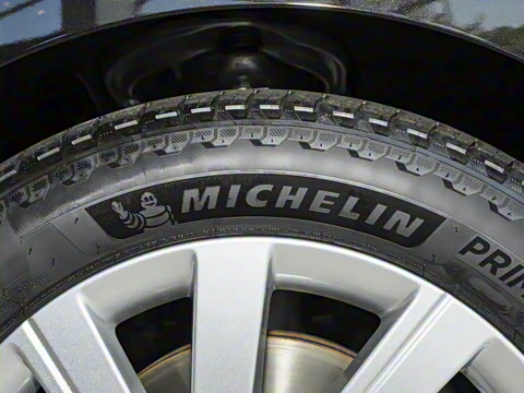 2025�� 3.0 L6 400PS ʢ���ӳ���