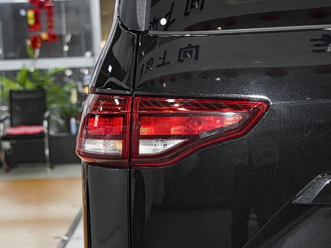 2026�� 2.0L �ֶ����ᾫӢ�� 7�� CNG