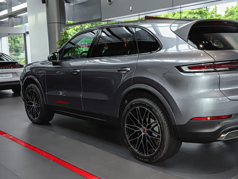 2025�� Cayenne 3.0T ���ΰ�