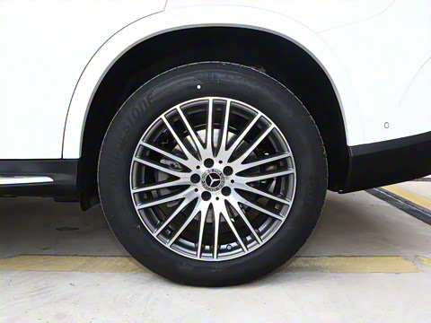 2026�� GLC 300 L 4MATIC ������ 5��