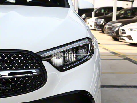 2026�� GLC 300 L 4MATIC ������ 5��