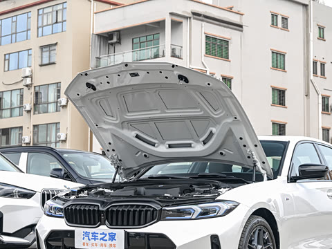 2026�� 330Li ������ M�˶���ҹ��װ