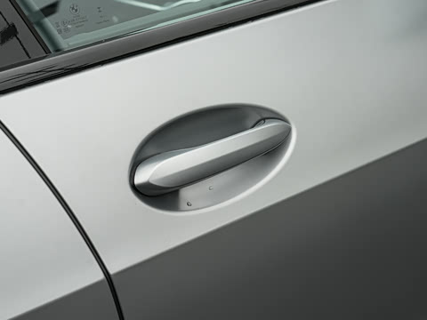 2025�� xDrive 30Li ������M�˶���ҹ��װ