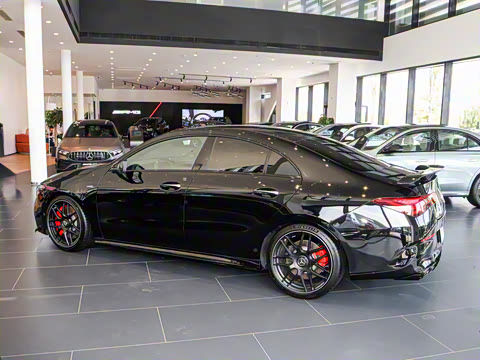 2025�� AMG CLA 45 S 4MATIC+