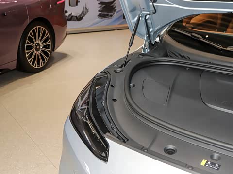 2025�� �Ŀ� 710 Max��