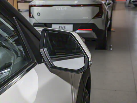 2025�� 720 Light