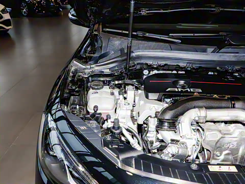 2025�� AMG GLA 35 4MATIC