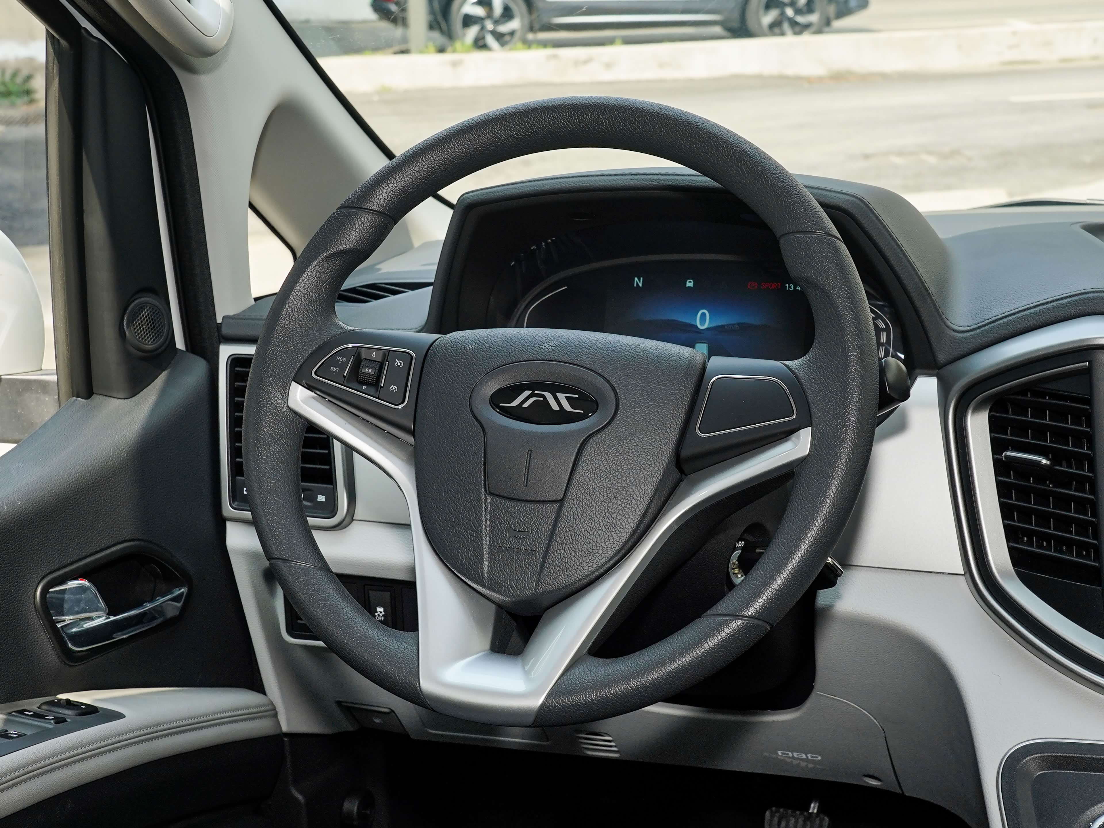 JAC E4, миниатюра 18