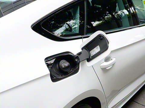 2025�� Sportback ��ذ� 40 TFSI quattro ����������