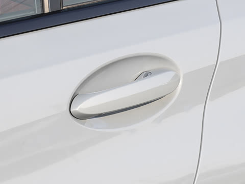 2026�� 330i M�˶���ҹ��װ