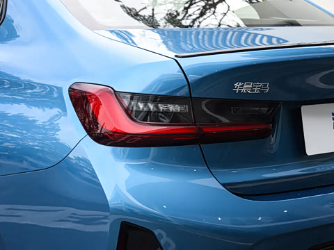 2026�� 330Li ������ M�˶���ҹ��װ