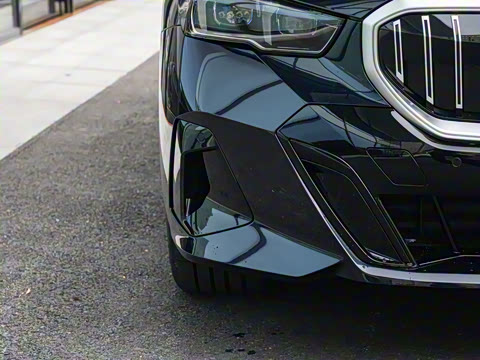 2026�� 530Li ������ M�˶���װ