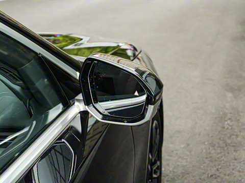 2026�� 530Li ������ M�˶���װ