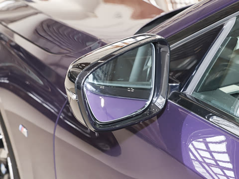 2026�� 225i M�˶���ҹ��װ