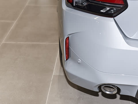 2026�� 225i M�˶���ҹ��װ