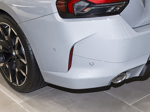 2026�� 225i M�˶���ҹ��װ