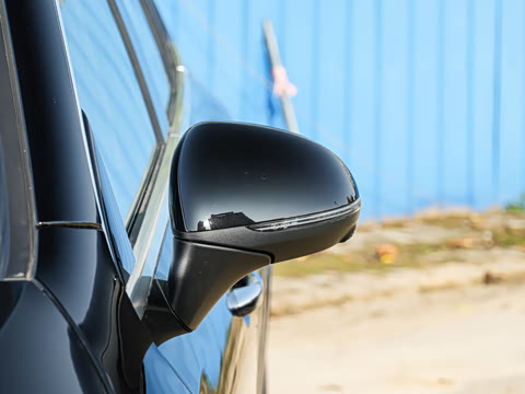 2026�� GLC 260 L 4MATIC ������