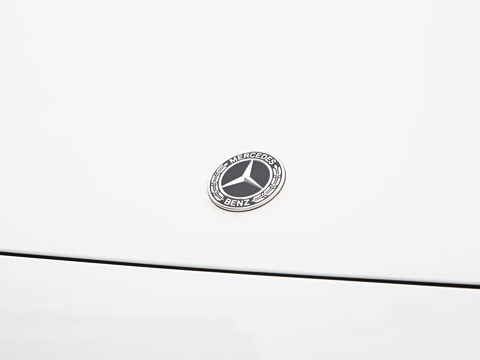 2026�� E 300 L �����˶���