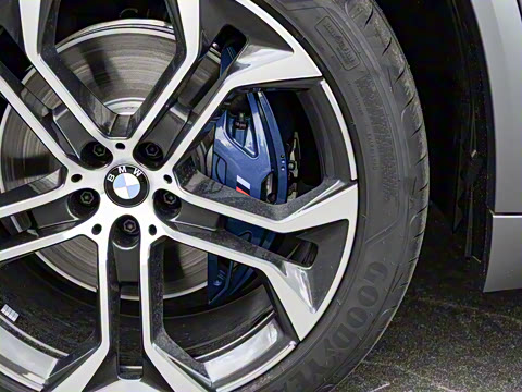 2025�� xDrive 40Li ������M�˶���ҹ��װ