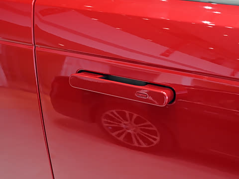 2025�� 400PS Dynamic SE