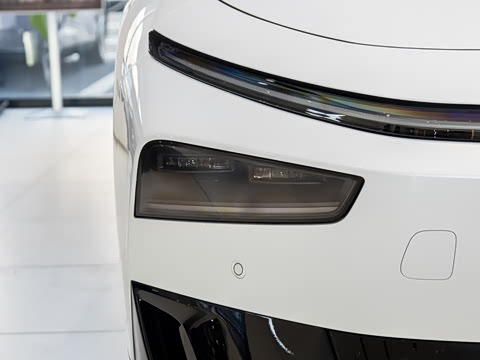 2026�� ���� 725 Max �콢��