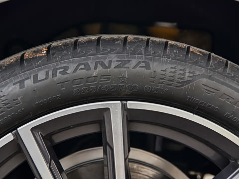 2026�� 325Li M�˶���װ