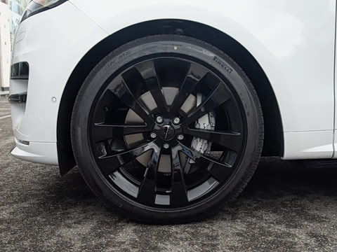 2026�� 400PS Dynamic SE