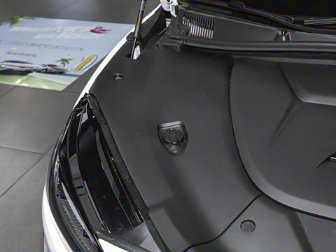 2025�� 735MAX 175kW