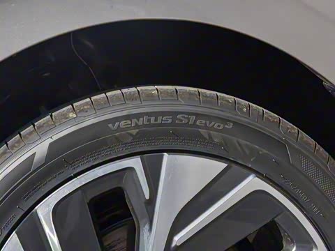 2025�� �Ŀ� 300TSI DSG���а�