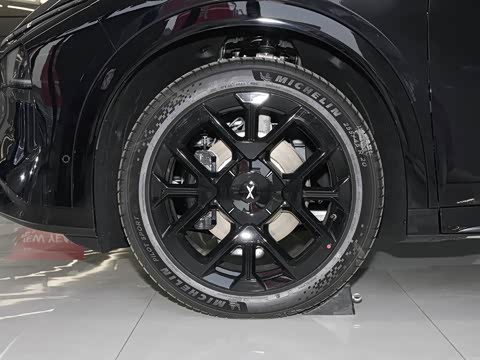 2026�� ���� 702 Max �콢��