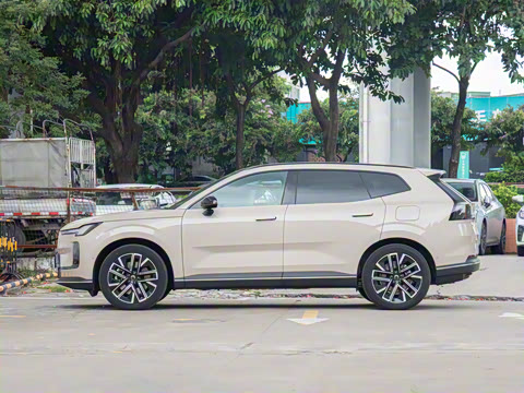 2026�� ������������Plus