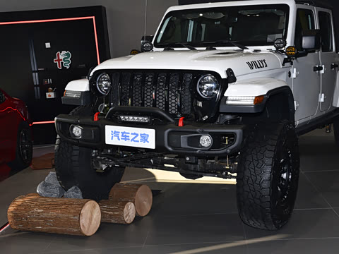 2023�� 3.6L Overland