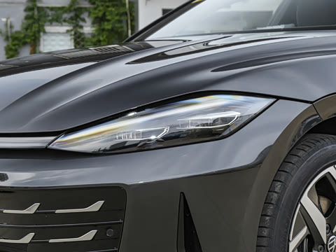 2026�� ���L 300TSI ����