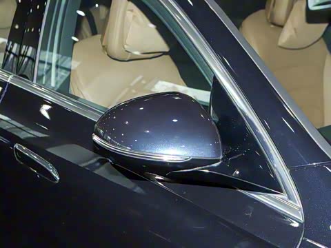 2024�� E 350 e L ���ʽ��϶����˶��γ�