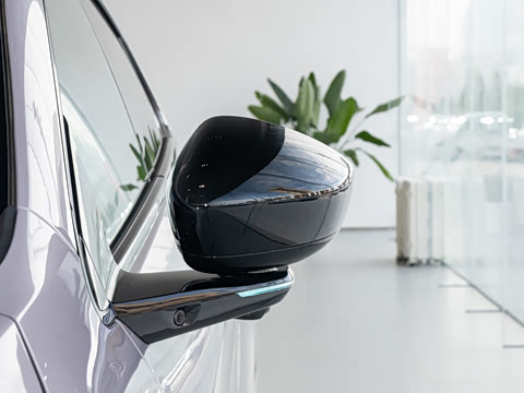 2026�� ���� 702 Max �콢��