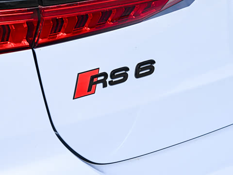 2025��  RS 6 4.0T Avant performance