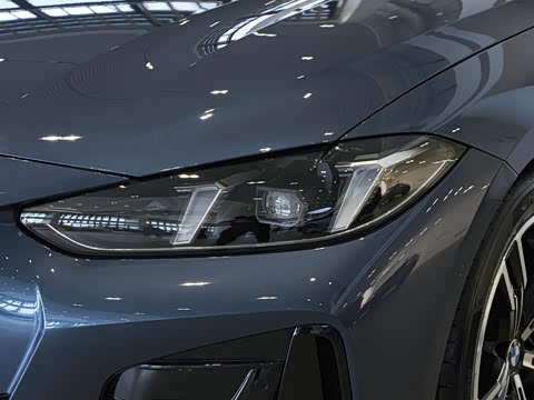 2026�� 425i M�˶���װ