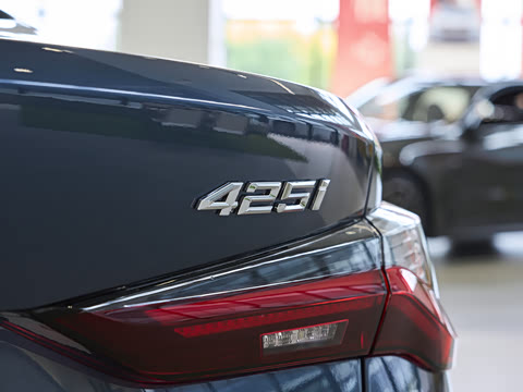 2026�� 425i M�˶���װ
