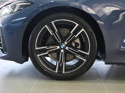 2026�� 425i M�˶���װ