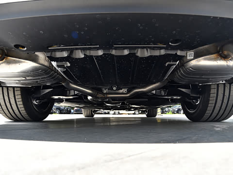 2026�� �Ŀ� E 300 L ������