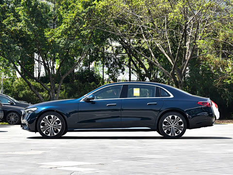 2026�� �Ŀ� E 300 L ������