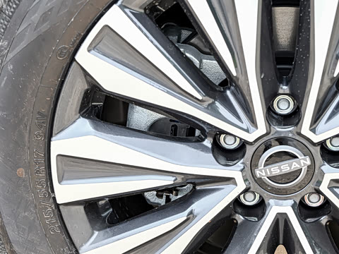 2025�� 2.0L XL-TLS ������