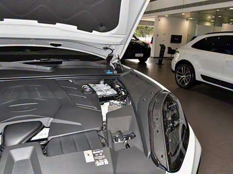 2026�� Cayenne Coup�� 3.0T