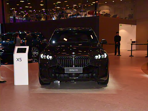 2025�� xDrive 40Li ������M�˶���ҹ��װ